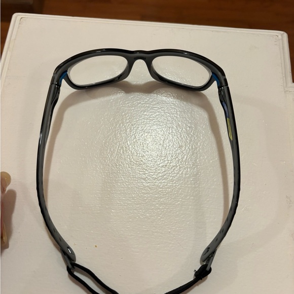 Boys Sports Glasses - Picture 3 of 8